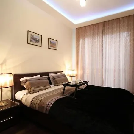 公寓 Golden Apartments&szafarnia 7-66 *